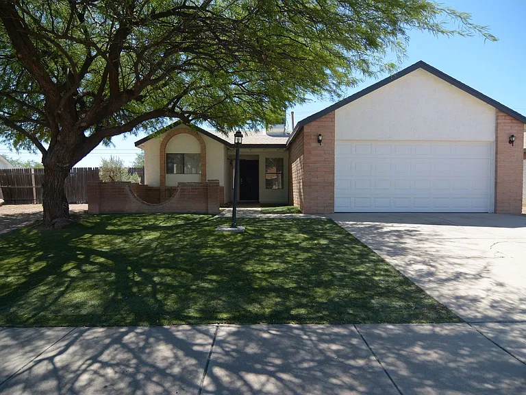 3261 W Avenida Destino — Photo 1