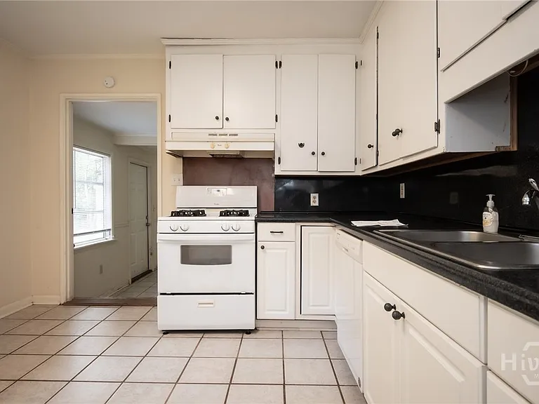 175 Habersham Way — Photo 16