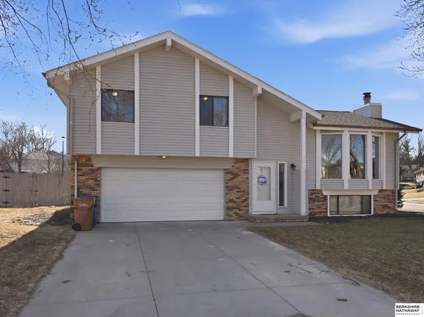 3421 E Dutchman Cir, Bellevue, NE 68123