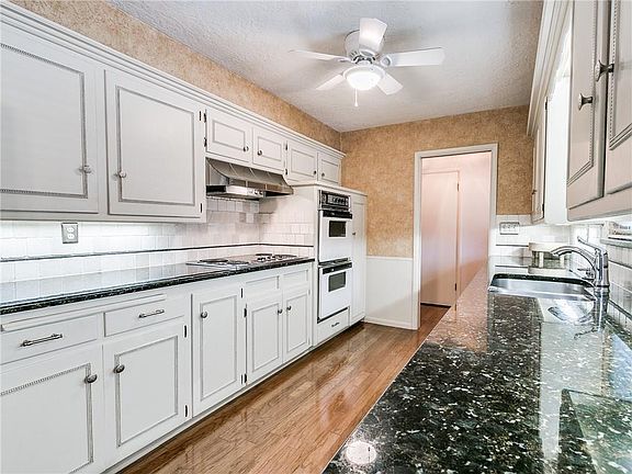5th image of 2533 Osborne Dr