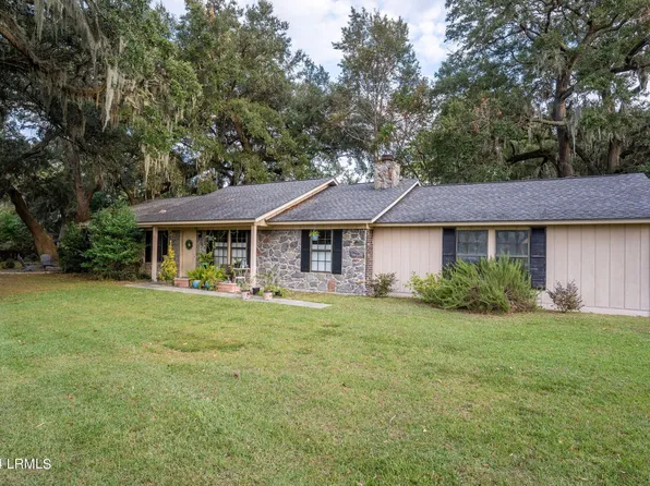 6807 Sunset Cir N, Beaufort, SC 29906