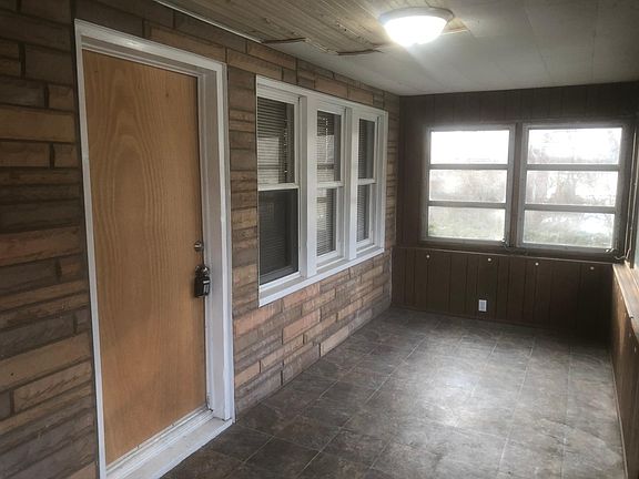 2nd image of 1414 Campeau St