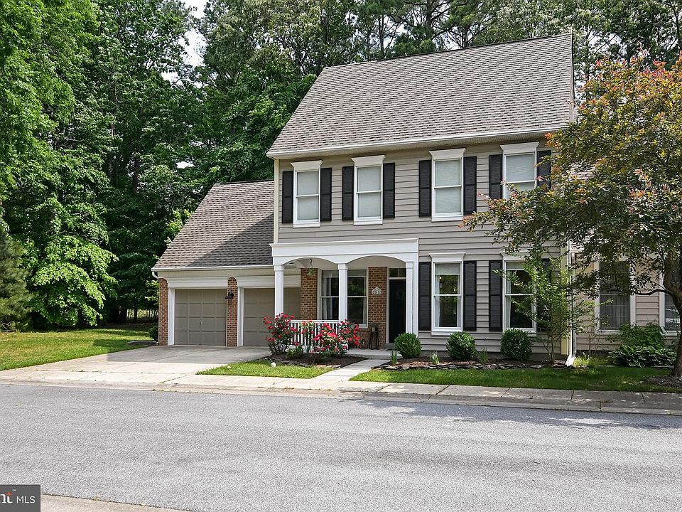 1st image of 28417 Pinehurst Cir