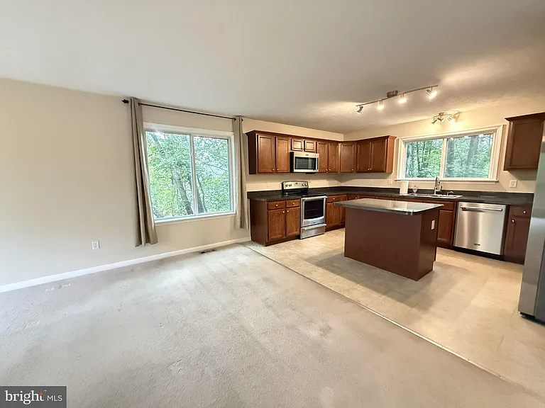 1234 Lakeview Dr — Photo 12