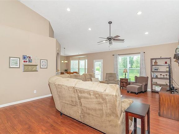 2nd image of 1348 Mayfield Ct
