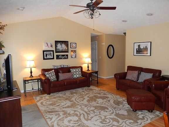 4th image of 2349 Williamsburg Ln