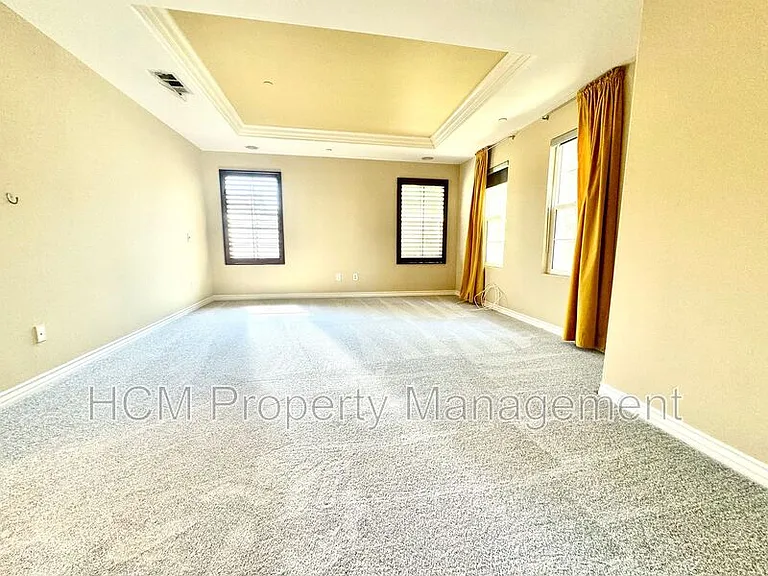 26027 Newport Ave — Photo 8