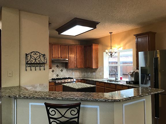 4th image of 3505 Almond Ln