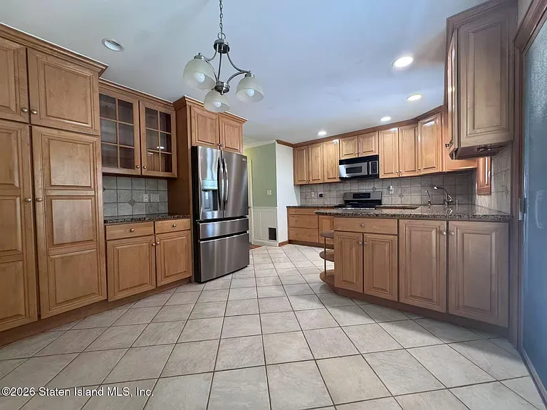 483 Barlow Ave — Photo 6
