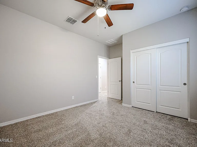 7009 S 78th Dr — Photo 14