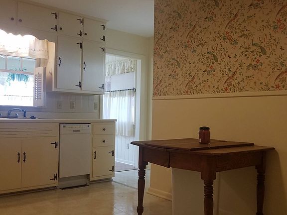 5th image of 522 Parker Ave