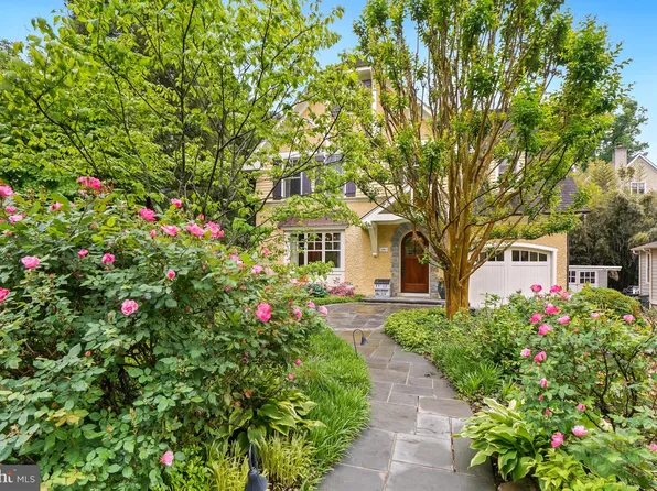 4004 Underwood St, Chevy Chase, MD 20815