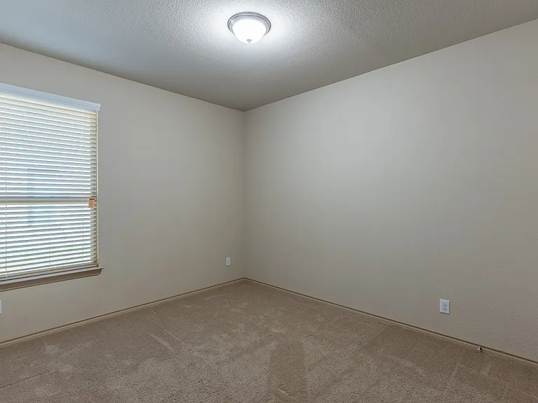 1117 Alnwick Ln — Photo 17