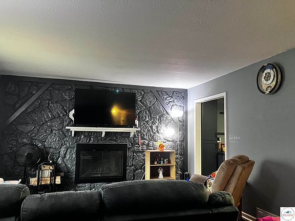 5th image of 1204 Blueberry Dr