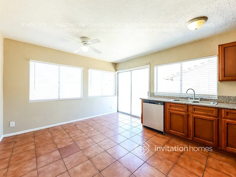 6108 N 71st Dr — Photo 7