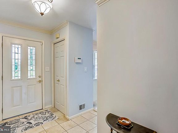 4th image of 11 Marquis Dr