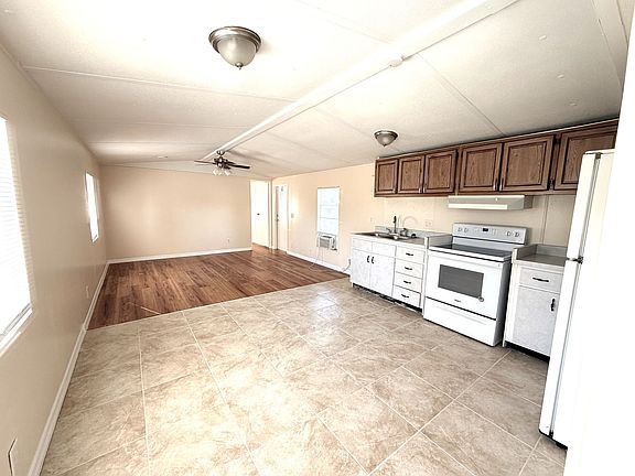 2nd image of 2521 Brownell Ct