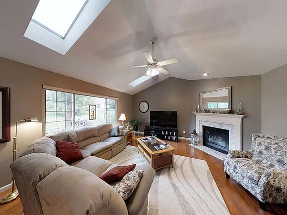 4th image of 7605 Lakota Springs Dr