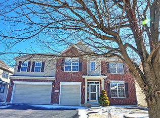 2100 Rockland Dr, Aurora, IL 60503