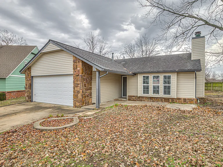 14527 S Maple Pl — Photo 3