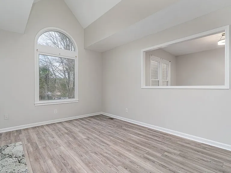105 River Bluff Ct — Photo 6