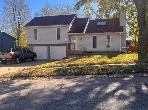 1517 W Cedar St, Olathe, KS 66061