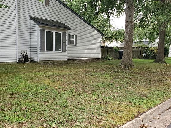2nd image of 953 Dallas Ct