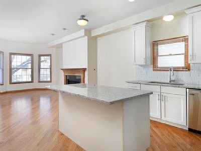 1st image of 1655 W Wrightwood Ave