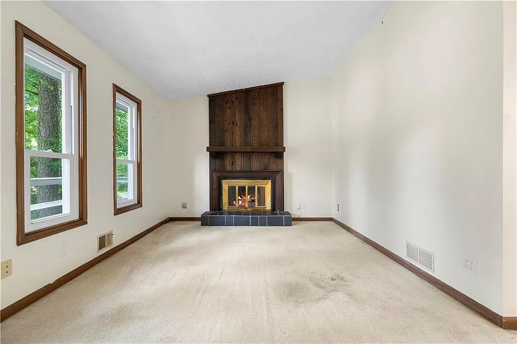 3 bed, 2.0 bath, 1650 sqft, $2,250 — Photo 3