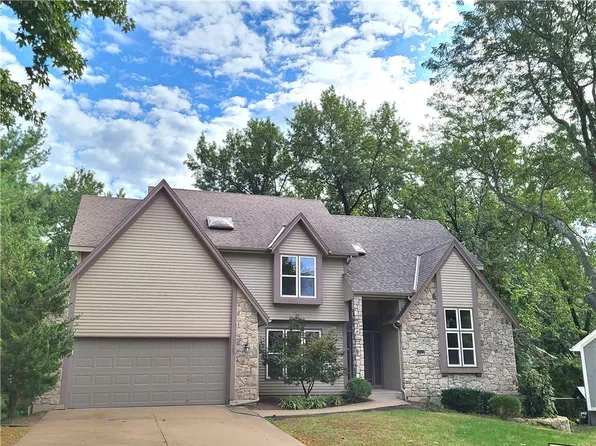 12329 Riggs Rd, Leawood, KS 66209