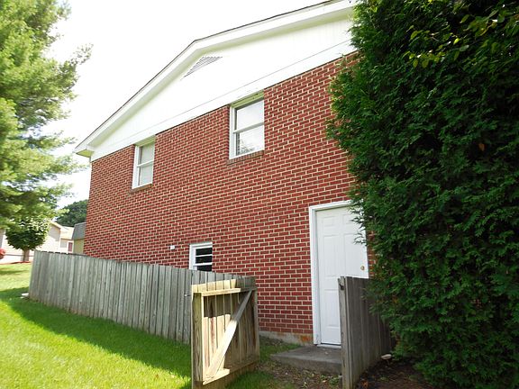 5th image of 416 Shady Oak Ln