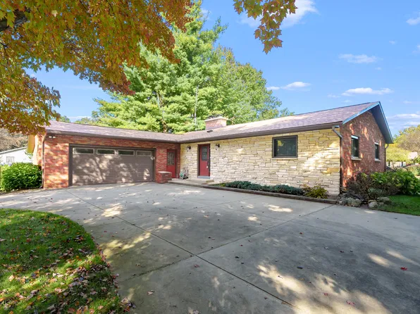 8138 Heritage Dr, Kalamazoo, MI 49009