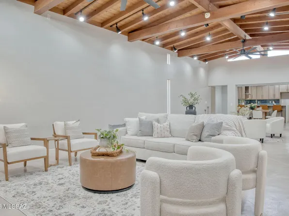 3910 E Calle De Jardin, Tucson, AZ 85711