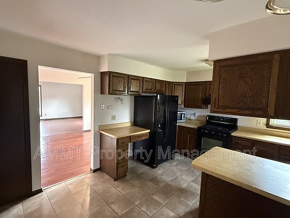 4th image of 1825 26th Ave