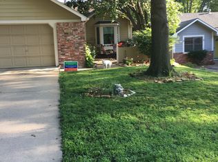 3916 Willshire Dr, Lawrence, KS 66049