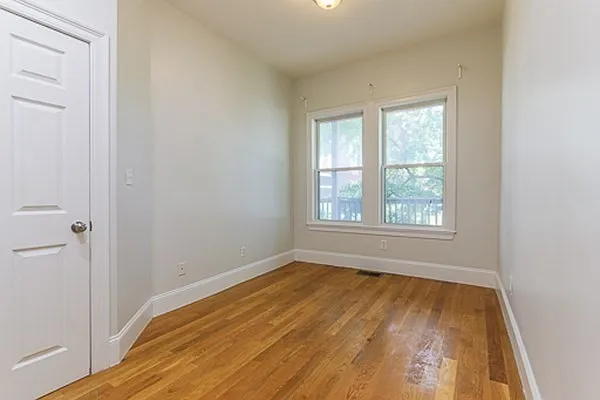 68-70 Moseley St #1 — Photo 12