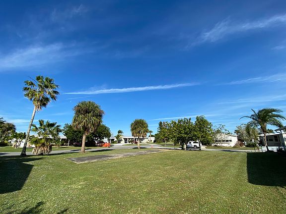 4th image of 639 Wedelia Dr
