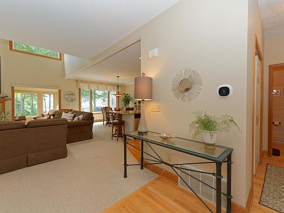 5th image of 26 Lookout Mountain Dr