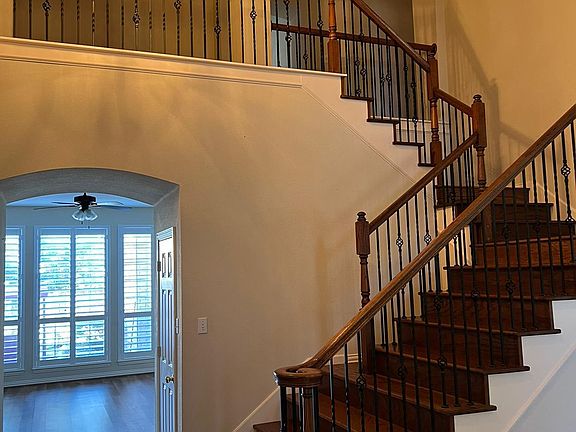 3rd image of 3020 Dove Creek Ln