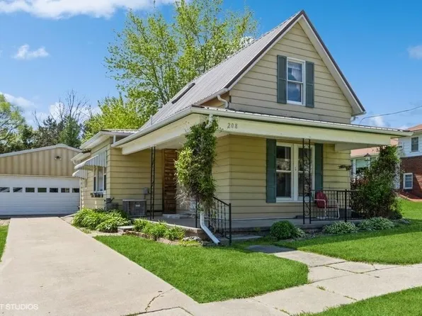208 E Columbus St, Crawfordsville, IA 52621