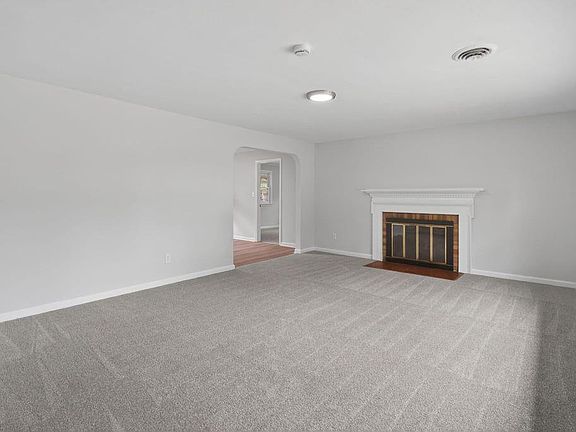 2nd image of 35 Green Ct