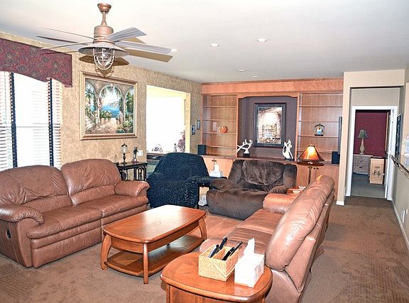 5th image of 13261 Stratford Ln