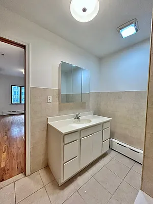 Rented by Barrus Realty Corp | media 15