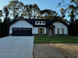 135 Westood Cir, Anderson, SC 29626