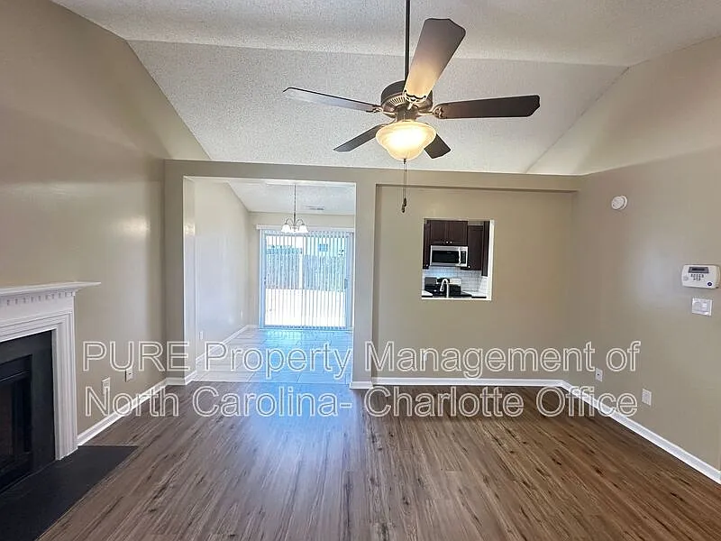 3 bed, 2.0 bath, 1100 sqft, $1,799 — Photo 3