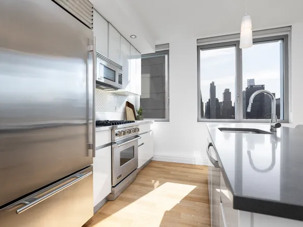 554 West 54th Street image 3 of 42