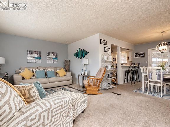5th image of 4207 Blueflax Dr