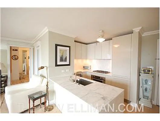 Rented by Douglas Elliman | media 31