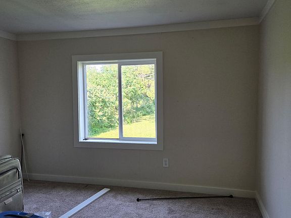 3rd image of 6965 Montgomery Rd