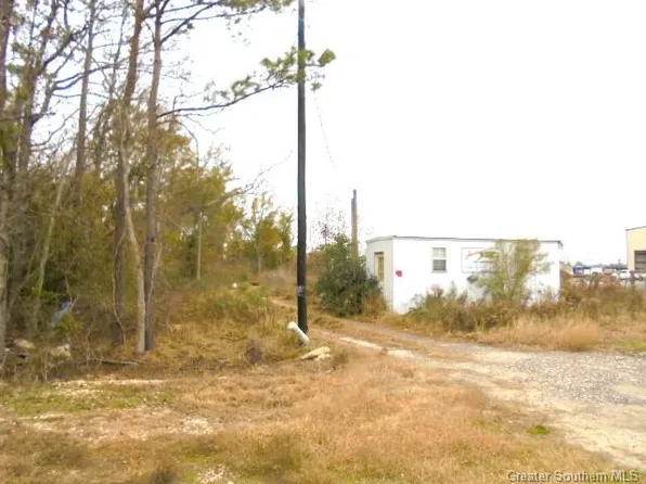 201 Smith Rd, Sulphur, LA 70663